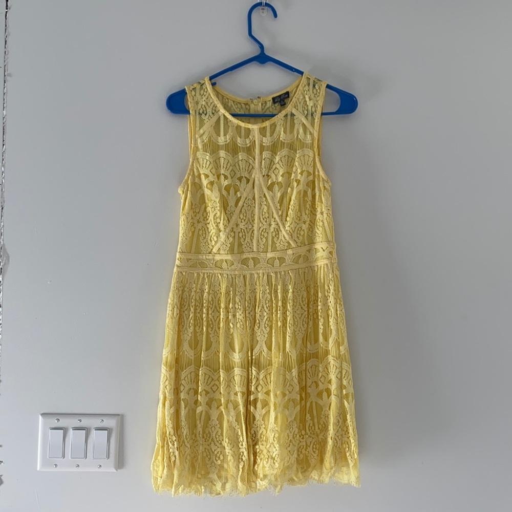 Worn once, yellow lace dress size medium